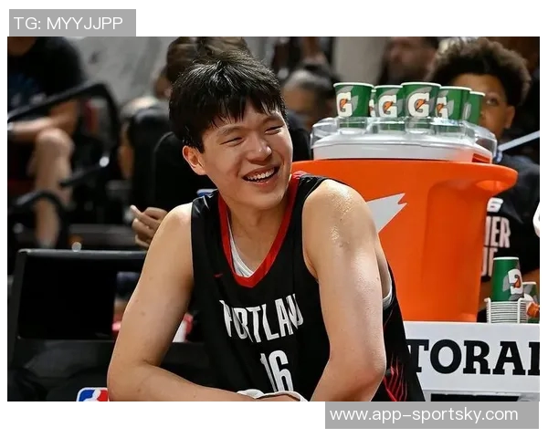 杨瀚森连续五场比赛表现出色四场出场时间超十分钟分享赛场精彩瞬间